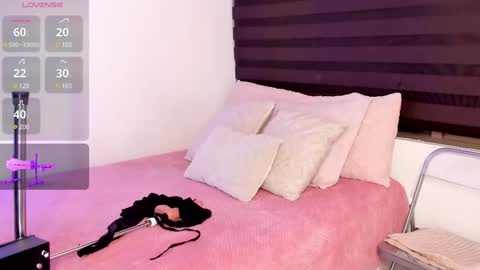 Snapshot of a__vanellopecute chatting on February 14, 9:34 am Alexandra online show from February 14, 9:34 am