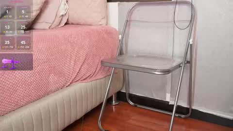 Snapshot of a__vanellopecute chatting on October 1, 9:30 am Alexandra online show from October 1, 9:30 am