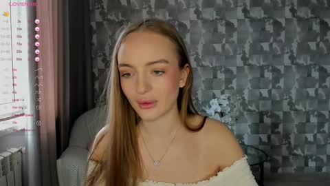 Snapshot of a_delina chatting on March 11, 6:08 am Adelina online show from March 11, 6:08 am