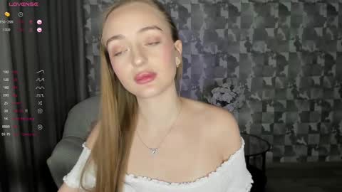 Snapshot of a_delina chatting on February 25, 4:46 pm Adelina online show from February 25, 4:46 pm