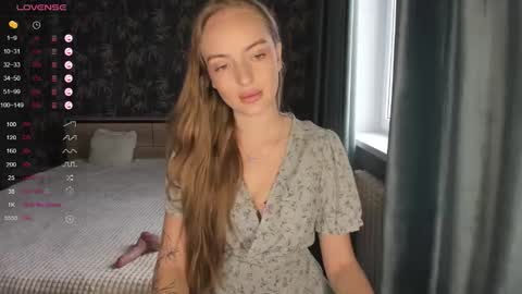 Snapshot of a_delina chatting on September 18, 1:37 pm Adelina online show from September 18, 1:37 pm