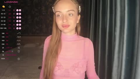Snapshot of a_delina chatting on September 11, 5:25 pm Adelina online show from September 11, 5:25 pm