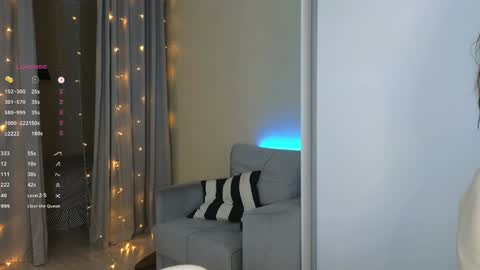 Mila and Jess online show from December 23, 5:06 am