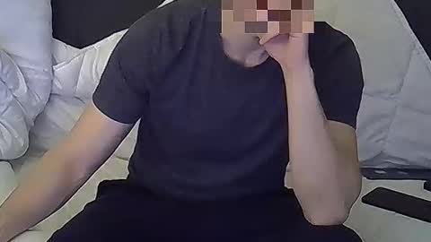 aaaguyyy online show from March 27, 12:06 pm