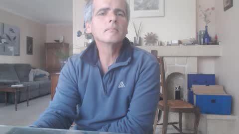 Snapshot of aalex1717 chatting on October 16, 6:46 am Aalex1717 online show from October 16, 6:46 am