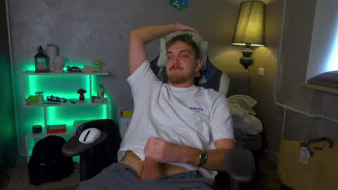 Alex online show from February 2, 8:02 am