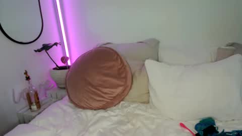 Aaliyahlayla online show from January 19, 2:36 am