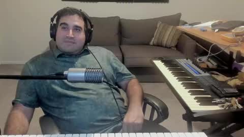 Snapshot of aaroleplayer chatting on October 5, 1:58 am Aaron online show from October 5, 1:58 am