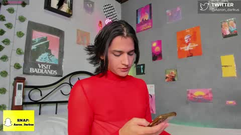 Snapshot of aaron_darkus chatting on January 19, 2:28 pm Aaron online show from January 19, 2:28 pm