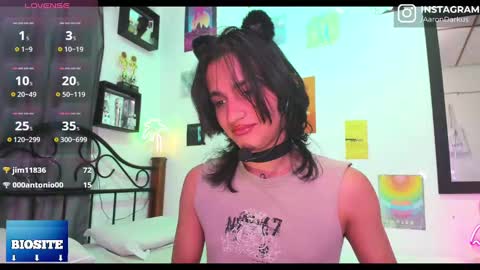 Snapshot of aaron_darkus chatting on September 29, 12:53 am Aaron online show from September 29, 12:53 am