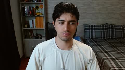 Aaron online show from February 15, 8:18 pm