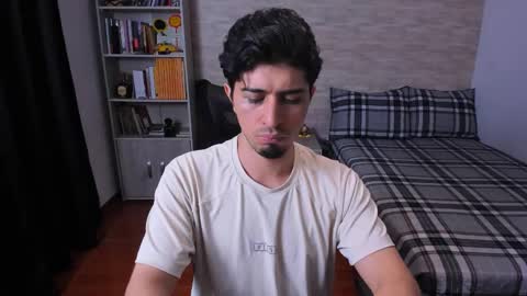 Aaron online show from December 2, 10:08 pm