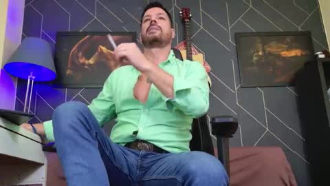 Aaron online show from December 4, 12:38 pm