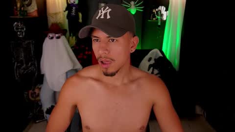 AARON  online show from October 24, 2:01 am