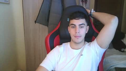 aaronlavine online show from December 23, 3:33 pm