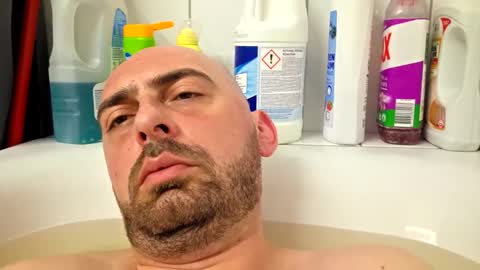 abas1986 online show from April 4, 9:27 am