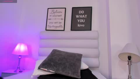 abbey_walker online show from April 7, 11:12 am