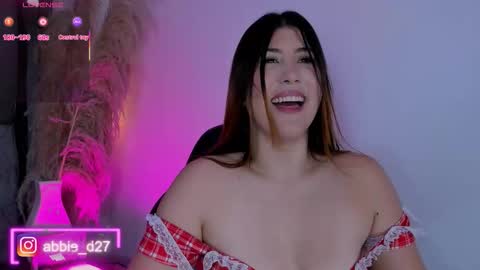 Abbie Edmond  online show from November 29, 1:41 pm