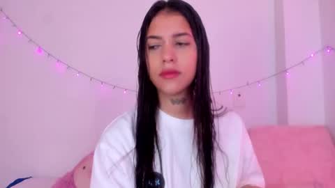 Snapshot of abby_rousee chatting on October 20, 1:05 pm abby_rousee online show from October 20, 1:05 pm