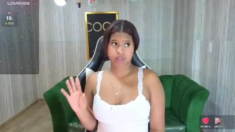 Snapshot of abby_t_ chatting on October 16, 3:06 am abby online show from October 16, 3:06 am