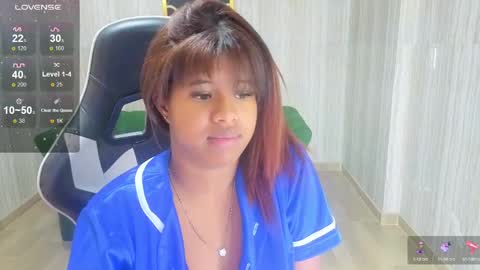 Snapshot of abby_t_ chatting on October 9, 3:12 am abby online show from October 9, 3:12 am