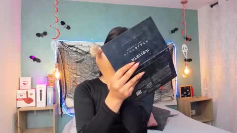 Abby Dixon  online show from October 22, 3:03 pm