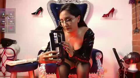 Snapshot of abbymora chatting on September 18, 3:43 am Miss Abby online show from September 18, 3:43 am