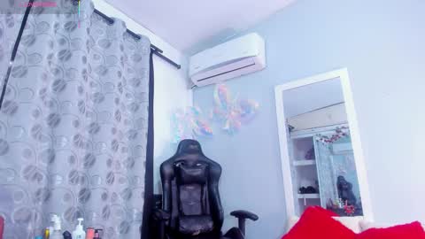 Abby online show from December 3, 9:04 pm