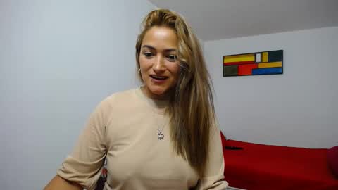 Snapshot of abie_spicy_ chatting on October 8, 2:34 pm ximena online show from October 8, 2:34 pm