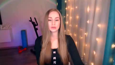 Anna online show from February 15, 7:06 pm