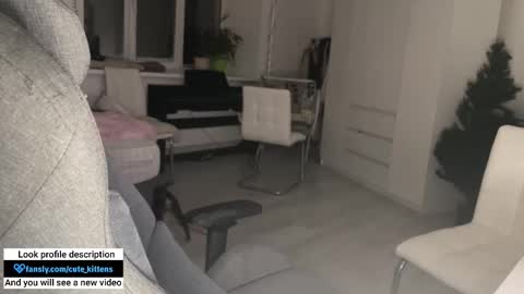 hi  cum in pvt noi extra tip online show from December 15, 8:05 pm