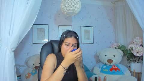 ABRIL online show from April 1, 7:33 pm