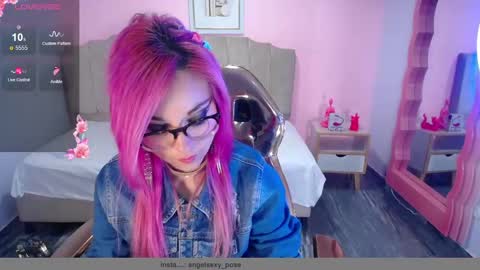 Snapshot of abril_ch_ chatting on October 13, 10:50 am abril_ch_ online show from October 13, 10:50 am