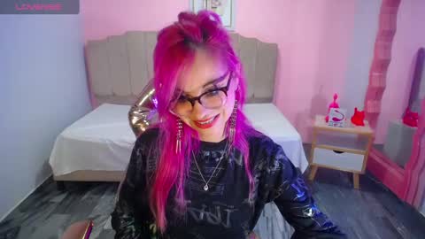 Snapshot of abril_ch_ chatting on October 4, 10:46 am abril_ch_ online show from October 4, 10:46 am
