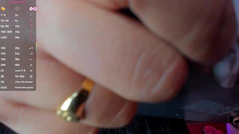 Snapshot of abril_gomez_11 chatting on October 14, 4:37 am abril_gomez_11 online show from October 14, 4:37 am