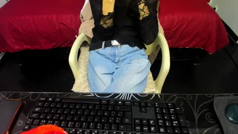 ABRIL online show from February 1, 7:02 pm