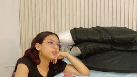 Snapshot of abrilmirren chatting on October 17, 12:20 pm abrilmirren online show from October 17, 12:20 pm