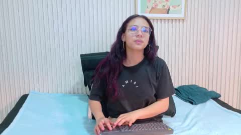 Snapshot of abrilmirren chatting on October 10, 11:16 am abrilmirren online show from October 10, 11:16 am