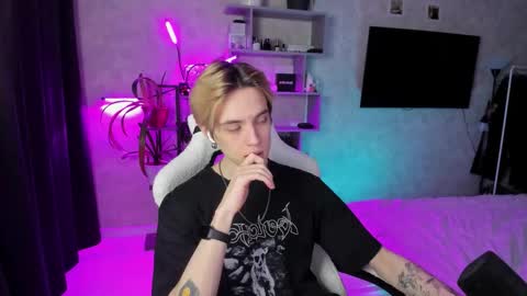 abslut online show from March 8, 12:09 pm