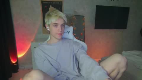 Snapshot of abslut chatting on October 17, 1:37 pm abslut online show from October 17, 1:37 pm