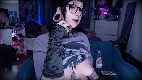 Acid or Iya  vacation November 19 to November 26 online show from April 4, 9:00 pm