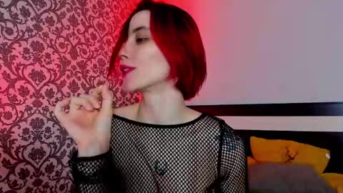 Snapshot of acidlampa420 chatting on December 6, 7:37 am MAIYA online show from December 6, 7:37 am