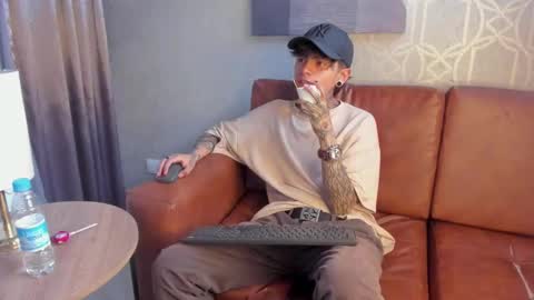 Acid Milo online show from December 10, 4:06 pm