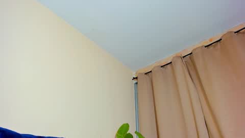 Snapshot of ackerman_eren_ chatting on February 20, 12:25 pm R. online show from February 20, 12:25 pm