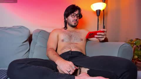 Snapshot of ackerman_eren_ chatting on October 7, 11:28 am R. online show from October 7, 11:28 am