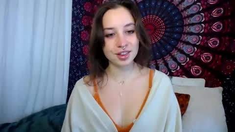 Adalyn online show from November 24, 1:10 pm