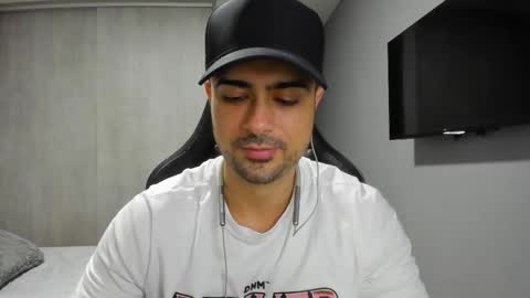 Snapshot of adam_clarke chatting on March 4, 4:17 am adam clarke online show from March 4, 4:17 am