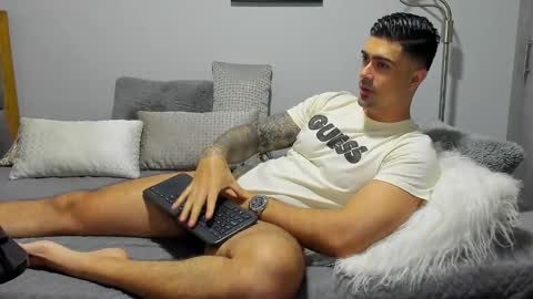 Snapshot of adam_clarke chatting on February 20, 5:09 pm adam clarke online show from February 20, 5:09 pm