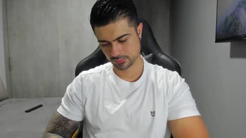 Snapshot of adam_clarke chatting on March 6, 2:41 am adam clarke online show from March 6, 2:41 am