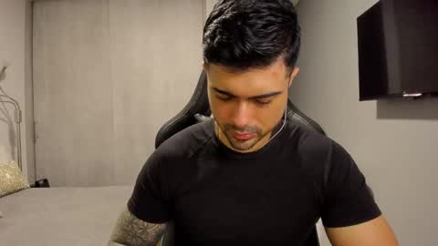 Snapshot of adam_clarke chatting on February 28, 9:01 pm adam clarke online show from February 28, 9:01 pm